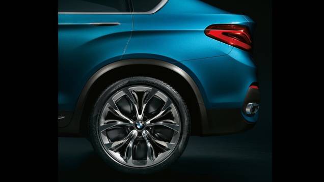 Sem data definida para o início da produção, o BMW X4 deverá chegar ao mercado global apenas em 2014 | <a href="%20https://quatrorodas.abril.com.br/saloes/xangai/2013/bmw-x4-concept-738669.shtml" rel="migration">Leia mais</a>