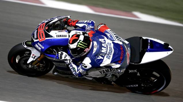 Jorge Lorenzo (Yamaha Factory Racing) garantiu a pole position no Catar | <a href="https://quatrorodas.abril.com.br/moto/noticias/motogp-lorenzo-garante-pole-catar-738025.shtml" rel="migration">Leia mais</a>