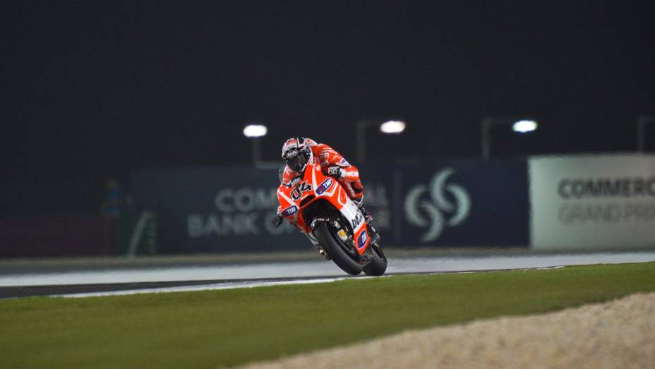 Andrea Dovizioso levou a Ducati para a quarta posição do grid | <a href="https://quatrorodas.abril.com.br/moto/noticias/motogp-lorenzo-garante-pole-catar-738025.shtml" rel="migration">Leia mais</a>