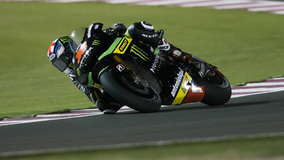 O britânico Bradley Smith (Monster Yamaha Tech 3) ficou com o nono tempo | <a href="https://quatrorodas.abril.com.br/moto/noticias/motogp-lorenzo-garante-pole-catar-738025.shtml" rel="migration">Leia mais</a>