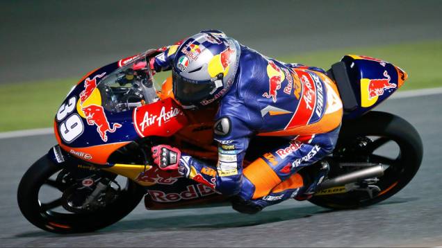 Luis Salom (Red Bull KTM Ajo) fez o melhor tempo e largará na ponta na Moto3 | <a href="https://quatrorodas.abril.com.br/moto/noticias/motogp-lorenzo-garante-pole-catar-738025.shtml" rel="migration">Leia mais</a> Luis Salom (Red Bull KTM Ajo) fez o melhor tempo e largará na ponta na Moto3 | <a href="https://quatrorodas.abril.com.br/moto/noticias/motogp-lorenzo-garante-pole-catar-738025.shtml" rel="migration">Leia mais</a>