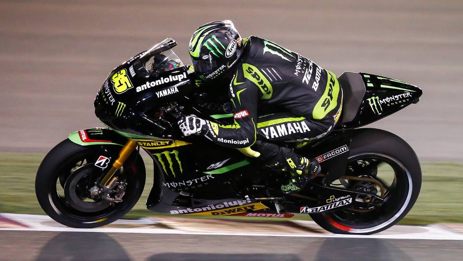 Cal Crutchlow (Monster Yamaha Tech 3) ficou com a quinta coloca&ccedil;&atilde;o | <a href="https://quatrorodas.abril.com.br/moto/noticias/motogp-jorge-lorenzo-vence-corrida-catar-738020.shtml" rel="migration">Leia mais</a>