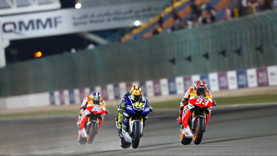 Rossi realizou importantes ultrapassagens nas &uacute;ltimas voltas | <a href="https://quatrorodas.abril.com.br/moto/noticias/motogp-jorge-lorenzo-vence-corrida-catar-738020.shtml" rel="migration">Leia mais</a>