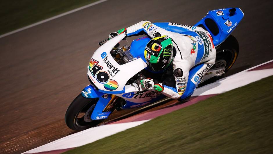 Pol Espargaro venceu a corrida na Moto2 | <a href="https://quatrorodas.abril.com.br/moto/noticias/motogp-jorge-lorenzo-vence-corrida-catar-738020.shtml" rel="migration">Leia mais</a>