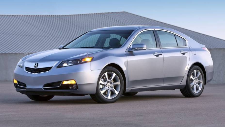 Médios de luxo - 2013 Acura TL - Preço inicial nos EUA: US$ 35.905 - Preço inicial no Brasil: não é vendido | <a href="%20https://quatrorodas.abril.com.br/noticias/mercado/gm-domina-premio-best-cars-for-families-2013-738171.shtml" rel="migration">Leia mais</a>