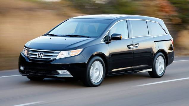 Minivans - 2013 Honda Odyssey - Preço inicial nos EUA: US$ 28.675 - Preço inicial no Brasil: não é vendido | <a href="%20https://quatrorodas.abril.com.br/noticias/mercado/gm-domina-premio-best-cars-for-families-2013-738171.shtml" rel="migration">Leia mais</a>