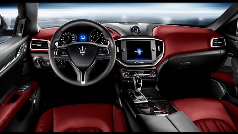 Maserati Ghibli | <a href="https://quatrorodas.abril.com.br/saloes/xangai/2013/maserati-ghibli-738641.shtml" rel="migration">Leia mais</a>