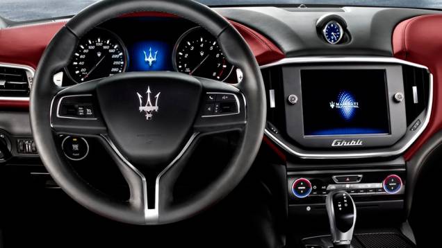 Maserati Ghibli | <a href="https://quatrorodas.abril.com.br/saloes/xangai/2013/maserati-ghibli-738641.shtml" rel="migration">Leia mais</a>