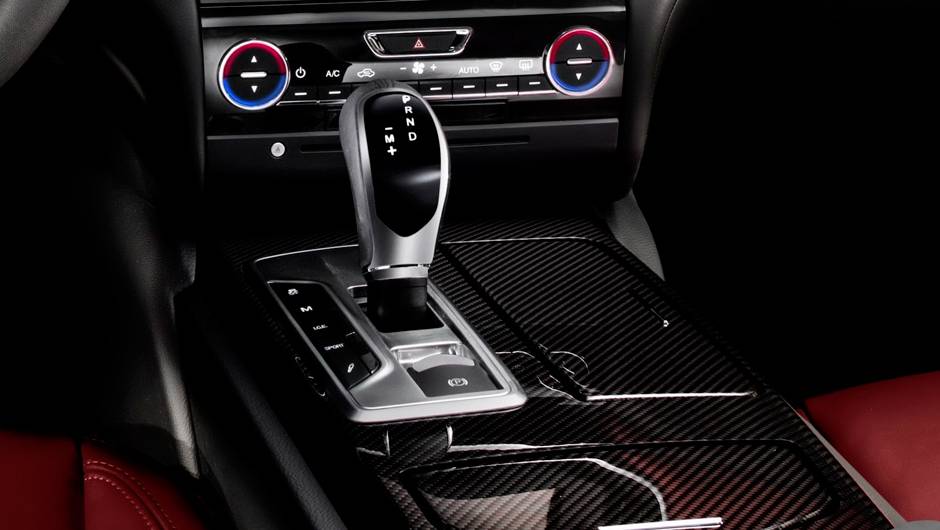 Maserati Ghibli | <a href="https://quatrorodas.abril.com.br/saloes/xangai/2013/maserati-ghibli-738641.shtml" rel="migration">Leia mais</a>