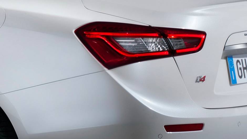 Maserati Ghibli | <a href="https://quatrorodas.abril.com.br/saloes/xangai/2013/maserati-ghibli-738641.shtml" rel="migration">Leia mais</a>