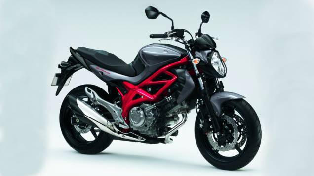 Motor gera 72 cavalos de potência a 8.000 rpm e um torque máximo de 6,53 kgf.m a 6.400 rpm | <a href="%20https://quatrorodas.abril.com.br/moto/noticias/suzuki-anuncia-5-lancamentos-brasil-738290.shtml" rel="migration">Leia mais</a> Motor gera 72 cavalos de potência a 8.000 rpm e um torque máximo de 6,53 kgf.m a 6.400 rpm | <a href="%20https://quatrorodas.abril.com.br/moto/noticias/suzuki-anuncia-5-lancamentos-brasil-738290.shtml" rel="migration">Leia mais</a>