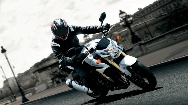 Suzuki anuncia cinco lançamentos para o Brasil, GSR 750 está entre os modelos | <a href="https://quatrorodas.abril.com.br/moto/noticias/suzuki-anuncia-5-lancamentos-brasil-738290.shtml" rel="migration">Leia mais</a>