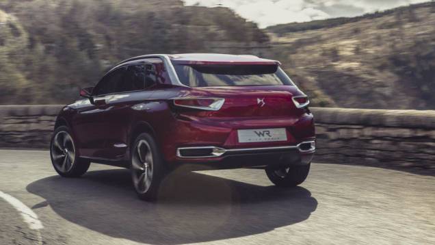 Traseira tem estilo elegante graças aos apliques cromados | <a href="https://quatrorodas.abril.com.br/saloes/xangai/2013/citroen-ds-wild-rubis-738701.shtml" rel="migration">Leia mais</a> Traseira tem estilo elegante graças aos apliques cromados | <a href="https://quatrorodas.abril.com.br/saloes/xangai/2013/citroen-ds-wild-rubis-738701.shtml" rel="migration">Leia mais</a>