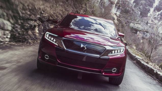 Grade fechada é chamada pela marca de tridimensional | <a href="https://quatrorodas.abril.com.br/saloes/xangai/2013/citroen-ds-wild-rubis-738701.shtml" rel="migration">Leia mais</a> Grade fechada é chamada pela marca de tridimensional | <a href="https://quatrorodas.abril.com.br/saloes/xangai/2013/citroen-ds-wild-rubis-738701.shtml" rel="migration">Leia mais</a>