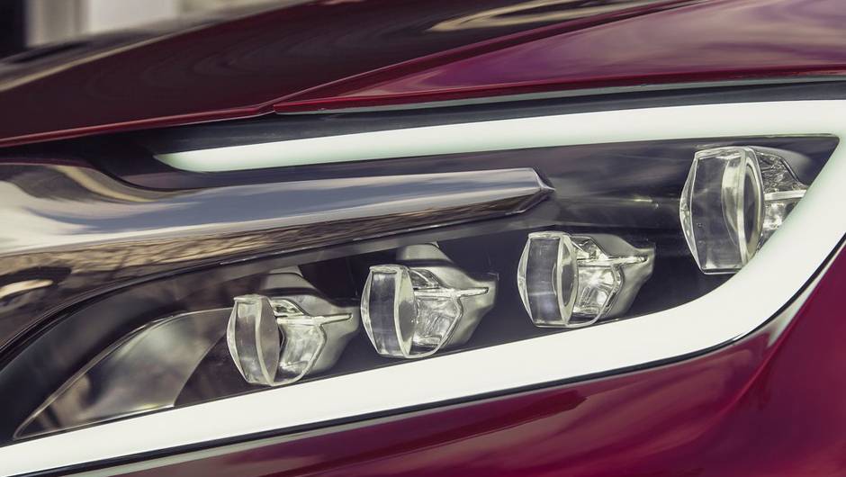 Pela proposta luxuosa, ele deve rivalizar com v&aacute;rios modelos renomados, inclusive o Range Rover Evoque | <a href="%20https://quatrorodas.abril.com.br/saloes/xangai/2013/citroen-ds-wild-rubis-738701.shtml" rel="migration">Leia mais</a>