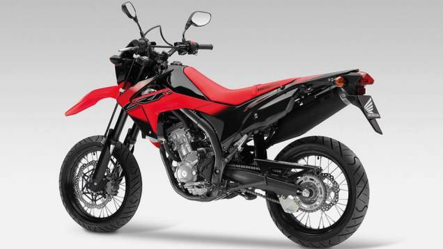 Motocicleta estará disponível na Espanha a partir do mês de junho, ainda sem preço sugerido | <a href="%20https://quatrorodas.abril.com.br/moto/noticias/honda-crf-250m-2013-chega-espanha-junho-738432.shtml" rel="migration">Leia mais</a> Motocicleta estará disponível na Espanha a partir do mês de junho, ainda sem preço sugerido | <a href="%20https://quatrorodas.abril.com.br/moto/noticias/honda-crf-250m-2013-chega-espanha-junho-738432.shtml" rel="migration">Leia mais</a>