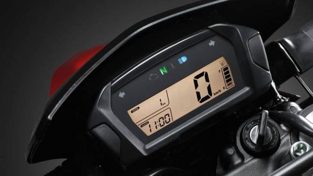 A Honda CRF 250M possui motor monocilíndrico de 249 cc, refrigerado a líquido e com injeção eletrônica | <a href="%20https://quatrorodas.abril.com.br/moto/noticias/honda-crf-250m-2013-chega-espanha-junho-738432.shtml" rel="migration">Leia mais</a> A Honda CRF 250M possui motor monocilíndrico de 249 cc, refrigerado a líquido e com injeção eletrônica | <a href="%20https://quatrorodas.abril.com.br/moto/noticias/honda-crf-250m-2013-chega-espanha-junho-738432.shtml" rel="migration">Leia mais</a>