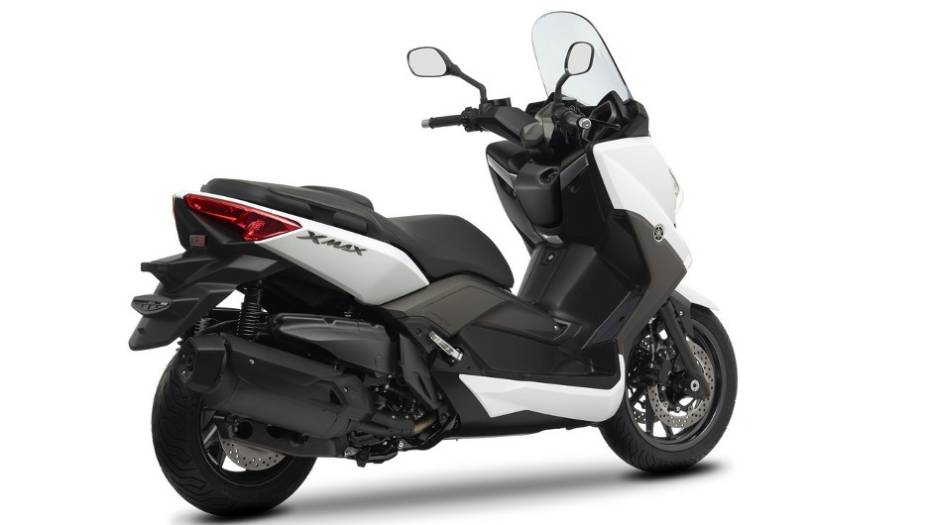 Seu torque máximo é de 3,45 kgf.m a 6.000 rpm | <a href="https://quatrorodas.abril.com.br/moto/noticias/yamaha-lanca-x-max-400-europa-738761.shtml" rel="migration">Leia mais</a>