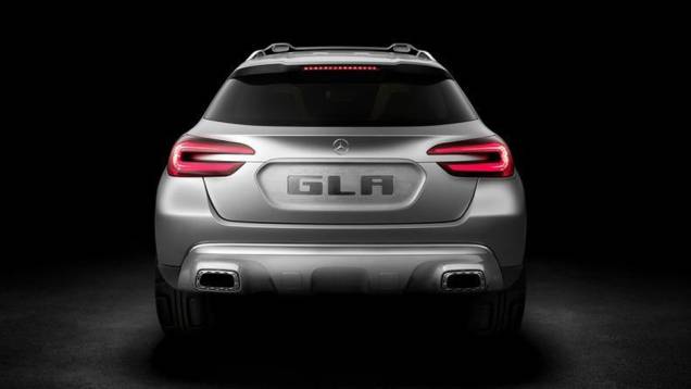 Formas arrojadas na traseira | <a href="https://quatrorodas.abril.com.br/saloes/xangai/2013/mercedes-benz-gla-738831.shtml" rel="migration">Leia mais</a> Formas arrojadas na traseira | <a href="https://quatrorodas.abril.com.br/saloes/xangai/2013/mercedes-benz-gla-738831.shtml" rel="migration">Leia mais</a>
