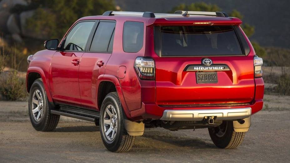 Quatro novas cores de carroceria foram adicionadas à palheta do 4Runner, totalizando, agora, oito tons | <a href="%20https://quatrorodas.abril.com.br/noticias/fabricantes/toyota-revela-novo-4runner-739940.shtml" rel="migration">Leia mais</a>