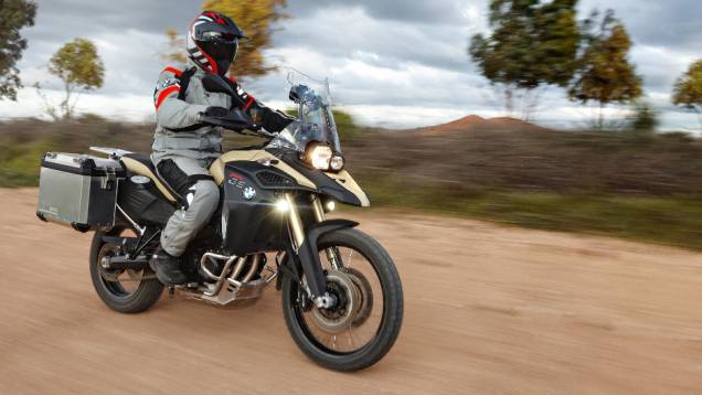 BMW lança nova F 800 GS Adventure | <a href="https://quatrorodas.abril.com.br/moto/noticias/bmw-lanca-nova-f-800-gs-adventure-740324.shtml" rel="migration">Leia mais</a>