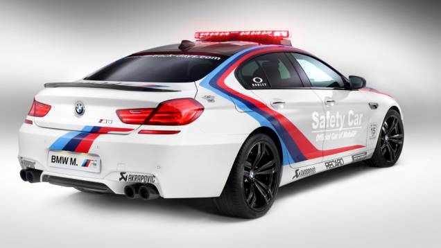 Pela 15ª vez a BMW é responsável pelo "Carro Oficial" da competição | <a href="https://quatrorodas.abril.com.br/moto/noticias/melhor-qualificado-motogp-recebera-bmw-740903.shtml" rel="migration">Leia mais</a> Pela 15ª vez a BMW é responsável pelo "Carro Oficial" da competição | <a href="https://quatrorodas.abril.com.br/moto/noticias/melhor-qualificado-motogp-recebera-bmw-740903.shtml" rel="migration">Leia mais</a>