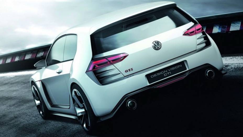 De acordo com a montadora, é a versão mais radical do hatch já produzida desde o GTI W12, apresentado em 2007 | <a href="%20https://quatrorodas.abril.com.br/noticias/fabricantes/vw-prepara-golf-design-vision-gti-concept-740746.shtml" rel="migration">Leia mais</a>