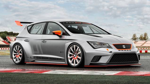 Em ambas, é utilizado motor 2.0 turbo, que oferece 325 cavalos de potência | <a href="https://quatrorodas.abril.com.br/noticias/fabricantes/seat-apresenta-leon-cup-racer-740888.shtml" rel="migration">Leia mais</a>