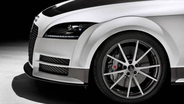 Até mesmo as rodas de liga-leve ficaram mais leves (em 20 kg). | <a href="https://quatrorodas.abril.com.br/noticias/fabricantes/audi-revela-tt-ultra-quattro-concept-739649.shtml" rel="migration">Leia mais</a>