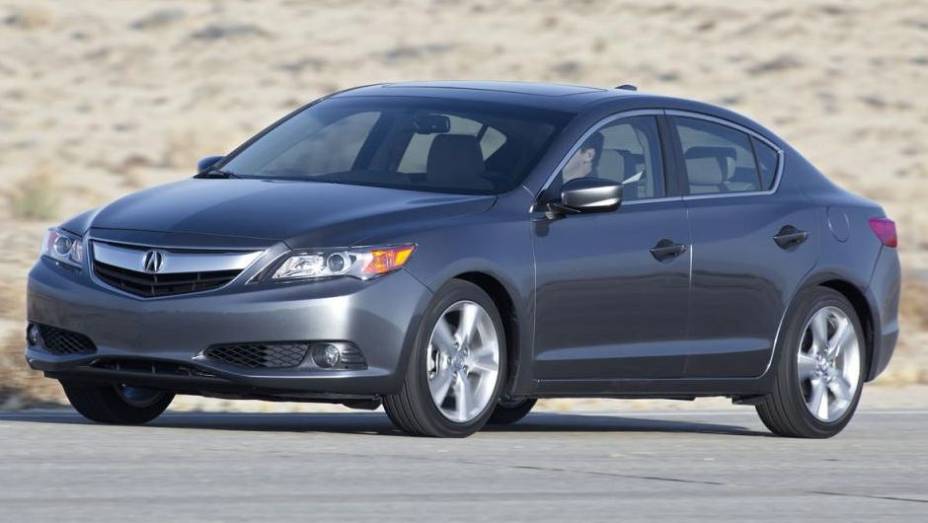 A Acura revelou o ILX 2014 | <a href="https://quatrorodas.abril.com.br/noticias/fabricantes/poucas-mudancas-acura-ilx-2014-apresentado-741280.shtml" rel="migration">Leia mais</a>