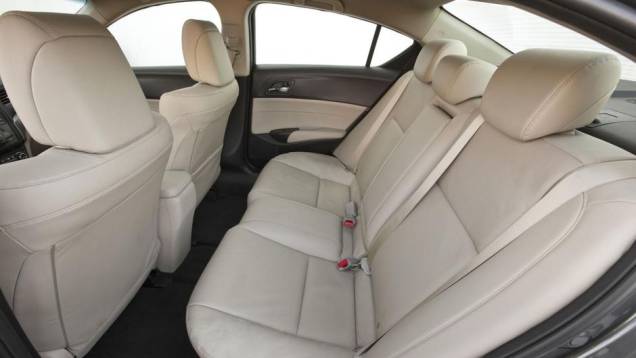 O Acura ILX 2014 chega às concessionárias americanas amanhã (15) e tem valor inicial de US$ 26.900 | <a href="https://quatrorodas.abril.com.br/noticias/fabricantes/poucas-mudancas-acura-ilx-2014-apresentado-741280.shtml" rel="migration">Leia mais</a> O Acura ILX 2014 chega às concessionárias americanas amanhã (15) e tem valor inicial de US$ 26.900 | <a href="https://quatrorodas.abril.com.br/noticias/fabricantes/poucas-mudancas-acura-ilx-2014-apresentado-741280.shtml" rel="migration">Leia mais</a>