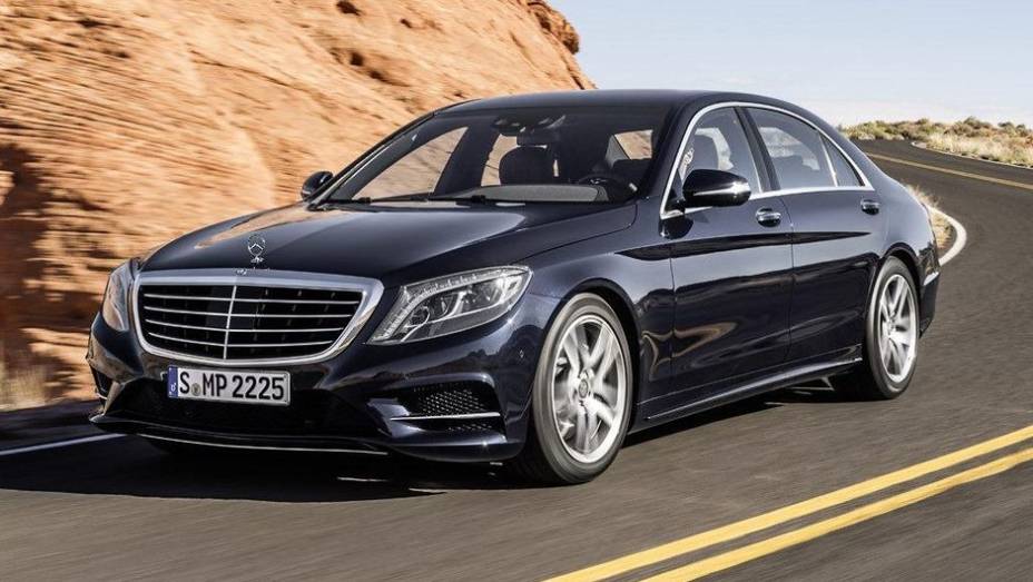 A Mercedes-Benz revelou oficialmente a nova geração do Classe S nesta quarta-feira (15) | <a href="http://quatrorodas.abril.com.br/noticias/fabricantes/mercedes-benz-revela-classe-s-2014-741437.shtml" rel="migration">Leia mais</a>