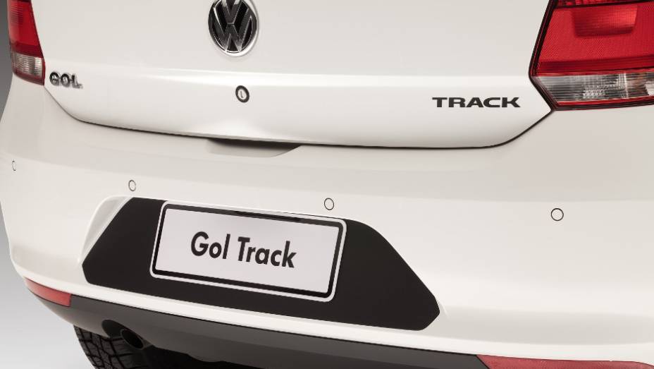 Sensor de estacionamento traseiro é opcional. <a href="https://quatrorodas.abril.com.br/carros/lancamentos//volkswagen-apresenta-novo-gol-track-741545.shtml" rel="migration">Leia mais</a>