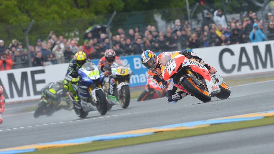 Dani Pedrosa (Repsol Honda Team) venceu em Le Mans e assumiu a liderança do mundial | <a href="https://quatrorodas.abril.com.br/moto/noticias/motogp-pedrosa-vence-corrida-le-mans-741797.shtml" rel="migration">Leia mais</a>