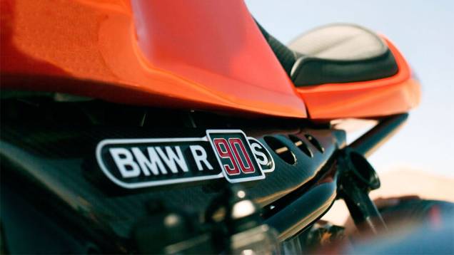O quadro é feito à mão em alumínio escovado | <a href="https://quatrorodas.abril.com.br/moto/noticias/bmw-concept-ninety-concorso-d-eleganza-742400.shtml" rel="migration">Leia mais</a> O quadro é feito à mão em alumínio escovado | <a href="https://quatrorodas.abril.com.br/moto/noticias/bmw-concept-ninety-concorso-d-eleganza-742400.shtml" rel="migration">Leia mais</a>