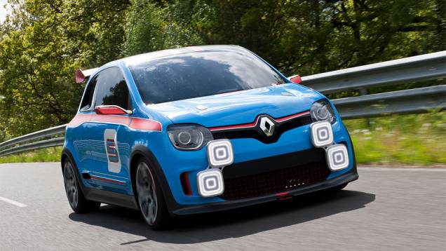Conceito oferece uma prévia de como será a próxima geração do Renault Twingo | <a href="https://quatrorodas.abril.com.br/noticias/fabricantes/renault-twin-run-concept-revelado-monaco-742319.shtml" rel="migration">Leia mais</a>