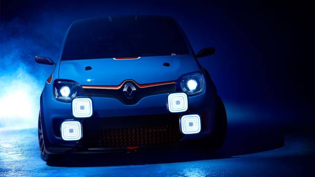 Velocidade máxima aproximada do TwinRUn concept é de 250 km/h| <a href="https://quatrorodas.abril.com.br/noticias/fabricantes/renault-twin-run-concept-revelado-monaco-742319.shtml" rel="migration">Leia mais</a>