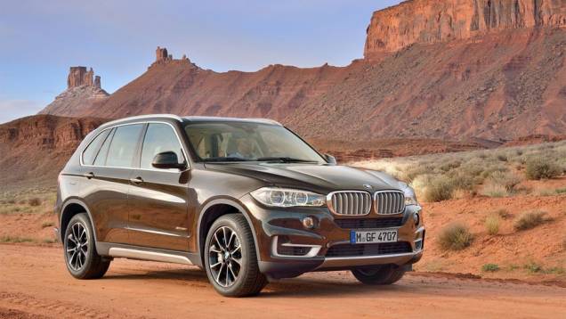Aqueles que exigem mais desempenho podem ir adiante e experimentar o mais potente X5 xDrive50i | <a href="%20https://quatrorodas.abril.com.br/saloes/frankfurt/2013/bmw-x5-2014-753162.shtml" rel="migration">Leia mais</a> Aqueles que exigem mais desempenho podem ir adiante e experimentar o mais potente X5 xDrive50i | <a href="%20https://quatrorodas.abril.com.br/saloes/frankfurt/2013/bmw-x5-2014-753162.shtml" rel="migration">Leia mais</a>