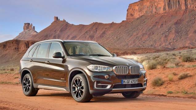 Aqueles que exigem mais desempenho podem ir adiante e experimentar o mais potente X5 xDrive50i | <a href="%20https://quatrorodas.abril.com.br/saloes/frankfurt/2013/bmw-x5-2014-753162.shtml" rel="migration">Leia mais</a>