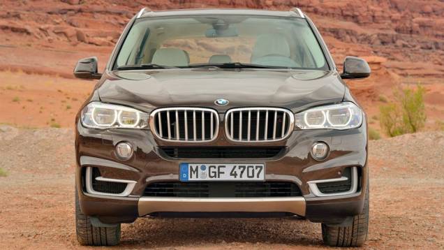 Motor do X5 xDrive50i gera até 450 cavalos e 66,36 mkgf de torque | <a href="https://quatrorodas.abril.com.br/saloes/frankfurt/2013/bmw-x5-2014-753162.shtml" rel="migration">Leia mais</a> Motor do X5 xDrive50i gera até 450 cavalos e 66,36 mkgf de torque | <a href="https://quatrorodas.abril.com.br/saloes/frankfurt/2013/bmw-x5-2014-753162.shtml" rel="migration">Leia mais</a>