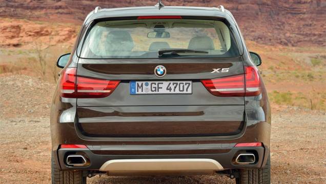 Combinado com uma transmissão automática de oito velocidades, faz de 0 a 100 km/h em 4,9 segundos | <a href="%20https://quatrorodas.abril.com.br/saloes/frankfurt/2013/bmw-x5-2014-753162.shtml" rel="migration">Leia mais</a> Combinado com uma transmissão automática de oito velocidades, faz de 0 a 100 km/h em 4,9 segundos | <a href="%20https://quatrorodas.abril.com.br/saloes/frankfurt/2013/bmw-x5-2014-753162.shtml" rel="migration">Leia mais</a>
