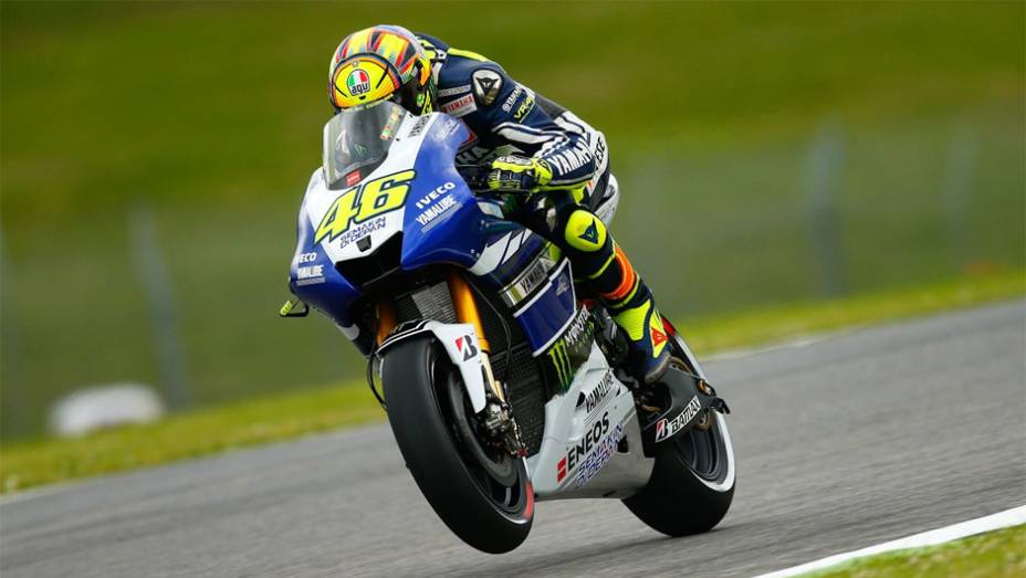 Valentino Rossi, companheiro de Lorenzo, ficou com o segundo melhor tempo | <a href="https://quatrorodas.abril.com.br/moto/noticias/motogp-yamaha-domina-treino-mugello-742926.shtml" rel="migration">Leia mais</a>