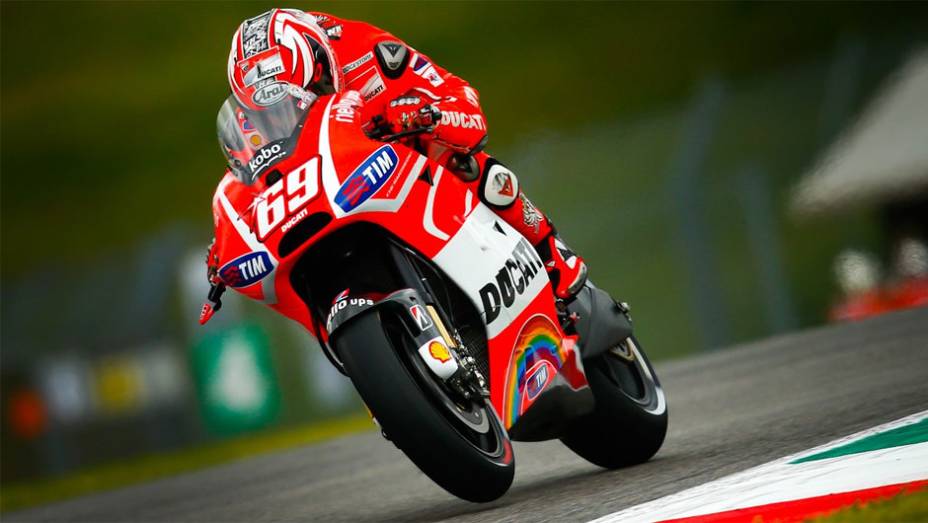 Nicky Hayden levou a Ducati ao quarto melhor tempo | <a href="https://quatrorodas.abril.com.br/moto/noticias/motogp-yamaha-domina-treino-mugello-742926.shtml" rel="migration">Leia mais</a>