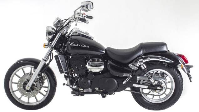 Nova custom da Dafra tem preço público sugerido de 13.690 reais | <a href="https://quatrorodas.abril.com.br/moto/noticias/dafra-lanca-custom-horizon-250-brasil-743081.shtml" rel="migration">Leia mais</a>