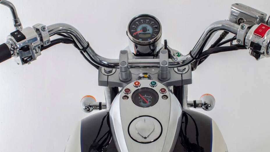 DafraHorizon 250 conta com posição de pilotagem que privilegia a ergonomia | <a href="https://quatrorodas.abril.com.br/moto/noticias/dafra-lanca-custom-horizon-250-brasil-743081.shtml" rel="migration">Leia mais</a>