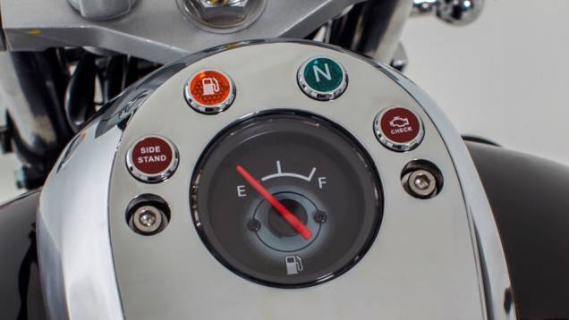 Detalhe do mostrador de combustível no tanque | <a href="https://quatrorodas.abril.com.br/moto/noticias/dafra-lanca-custom-horizon-250-brasil-743081.shtml" rel="migration">Leia mais</a> Detalhe do mostrador de combustível no tanque | <a href="https://quatrorodas.abril.com.br/moto/noticias/dafra-lanca-custom-horizon-250-brasil-743081.shtml" rel="migration">Leia mais</a>