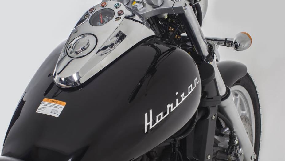 A Horizon 250 é fruto de uma parceria com a coreana Daelim Motor, assim como a Roadwin 250R | <a href="https://quatrorodas.abril.com.br/moto/noticias/dafra-lanca-custom-horizon-250-brasil-743081.shtml" rel="migration">Leia mais</a>