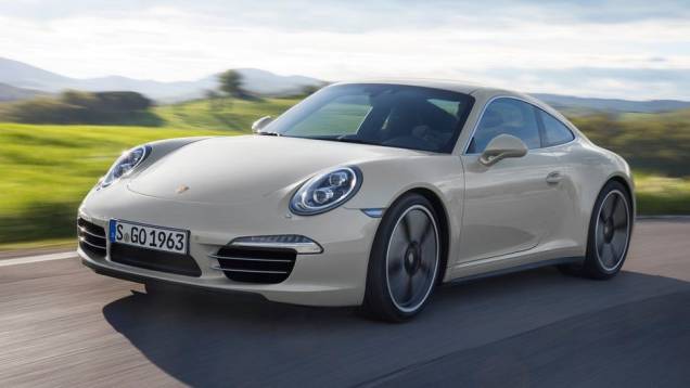 A Porsche anunciou a chegada do 911 50th Anniversary Edition | <a href="https://quatrorodas.abril.com.br/saloes/frankfurt/2013/porsche-911-50th-anniversary-edition-753233.shtml" rel="migration">Leia mais</a>