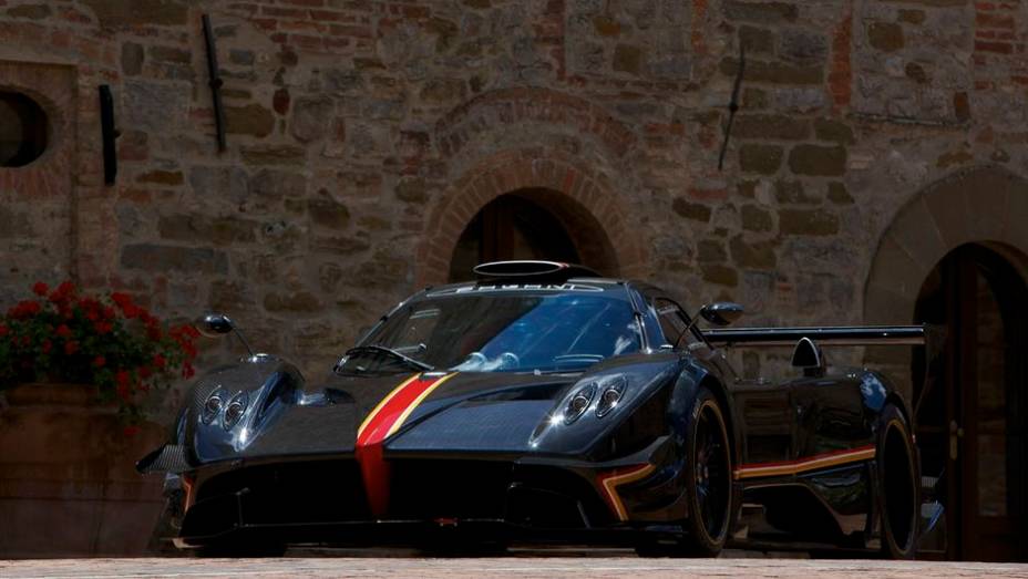 A Pagani apresentou o Zonda Revolucion, seu novo superesportivo | <a href="https://quatrorodas.abril.com.br/noticias/fabricantes/pagani-mostra-zonda-revolucion-743107.shtml" rel="migration">Leia mais</a>