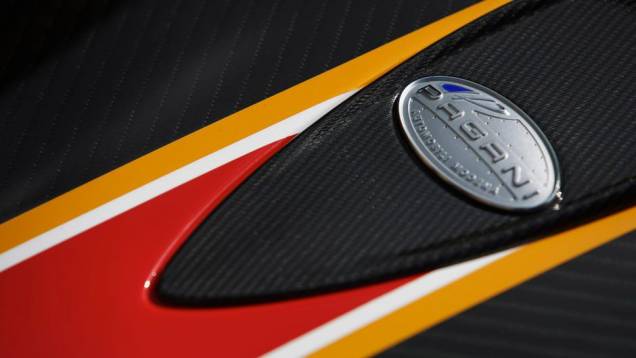 O preço do Pagani Zonda Revolucion é de 2,2 milhões (ou US$ 2,9 milhões) | <a href="https://quatrorodas.abril.com.br/noticias/fabricantes/pagani-mostra-zonda-revolucion-743107.shtml" rel="migration">Leia mais</a> O preço do Pagani Zonda Revolucion é de 2,2 milhões (ou US$ 2,9 milhões) | <a href="https://quatrorodas.abril.com.br/noticias/fabricantes/pagani-mostra-zonda-revolucion-743107.shtml" rel="migration">Leia mais</a>